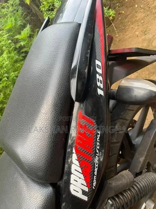 Bajaj Pulsar 180 2018