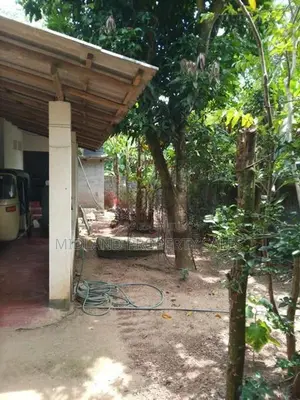 කදාන කපුවාගාර පල්ලිය අසල පර්චස් 10 ඉඩම සමග නව නිවස