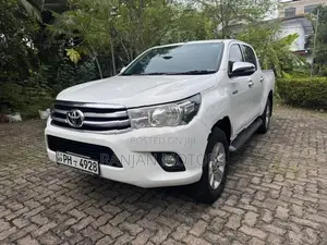 Toyota Hilux Revo E 2016