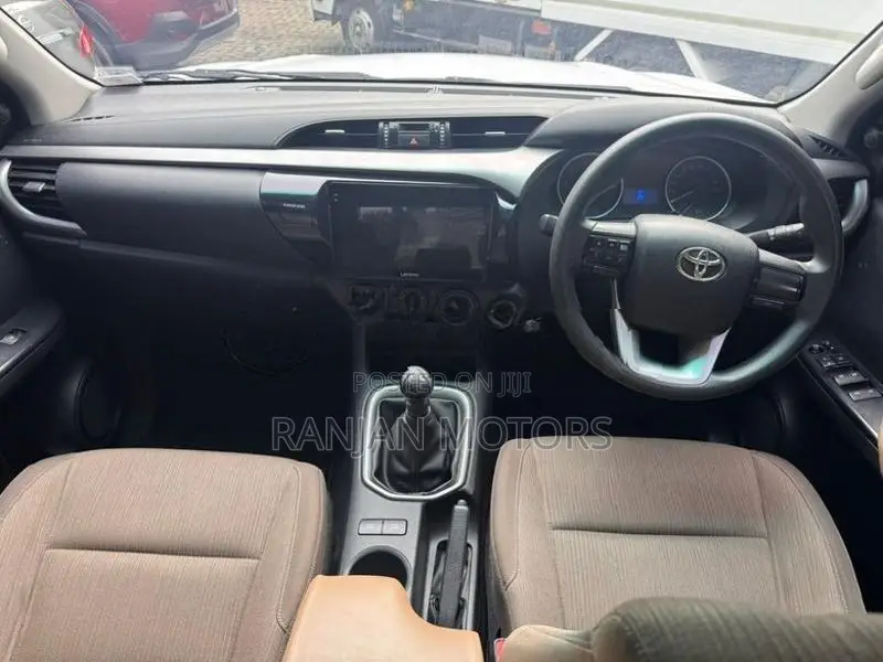 Toyota Hilux Revo E 2016