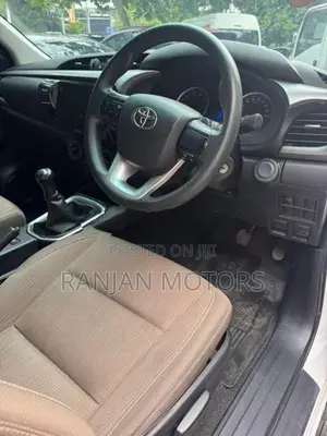 Toyota Hilux Revo E 2016
