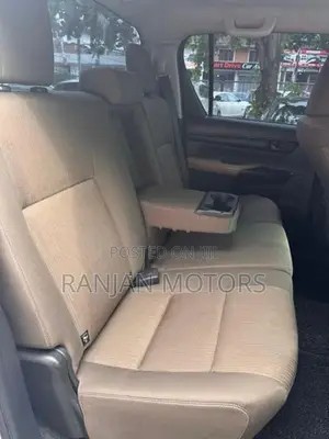 Toyota Hilux Revo E 2016