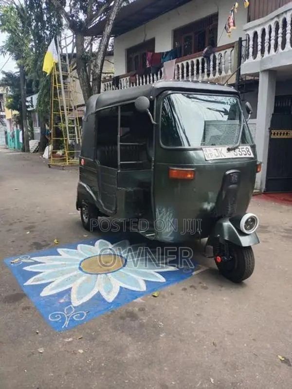 Bajaj RE 2004