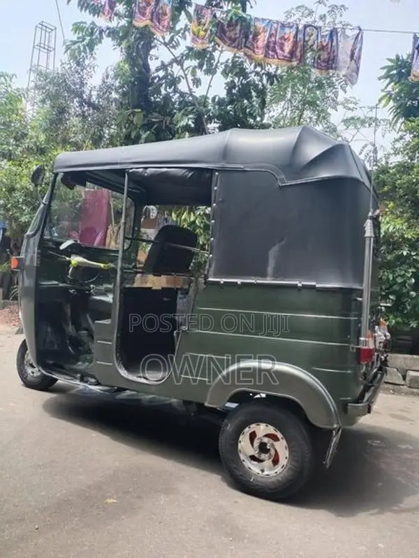 Bajaj RE 2004