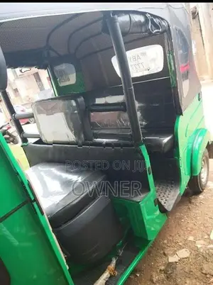 Bajaj RE 4 Stroke 2025