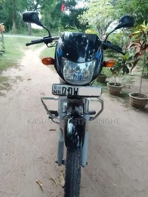 Bajaj CT100 2016