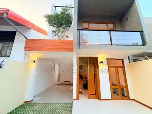 Modern 4 Bedroom Luxury Residence Near Pelawatte Junction