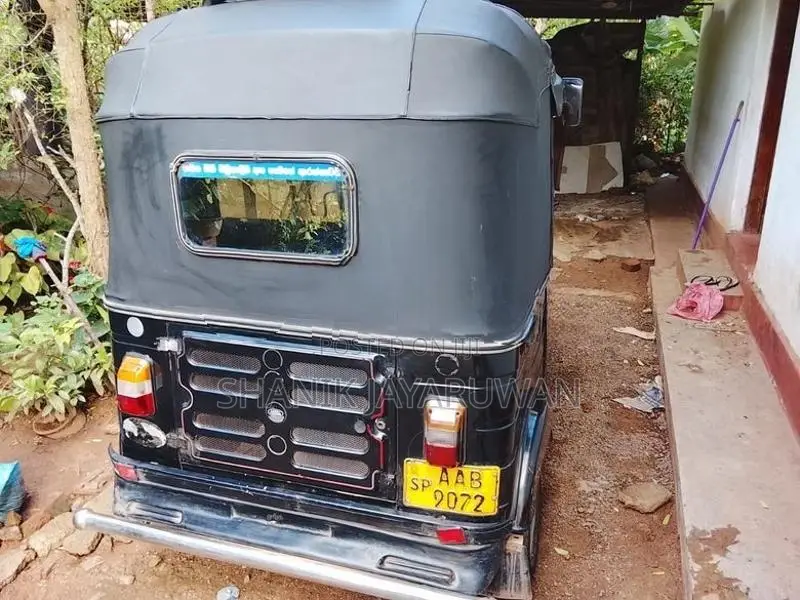 Bajaj RE 2005