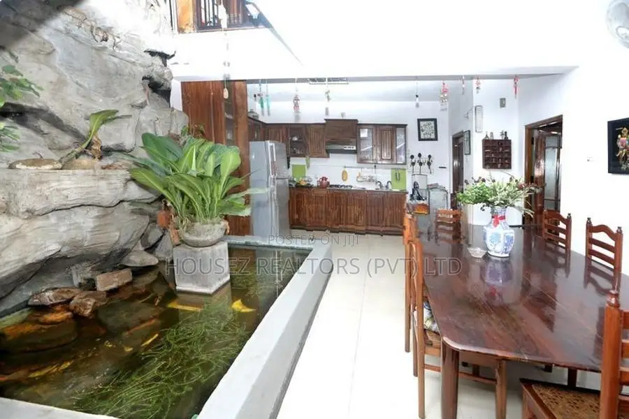 Modern Luxury 5-Bedroom House Rental for Sale in Ratmalana