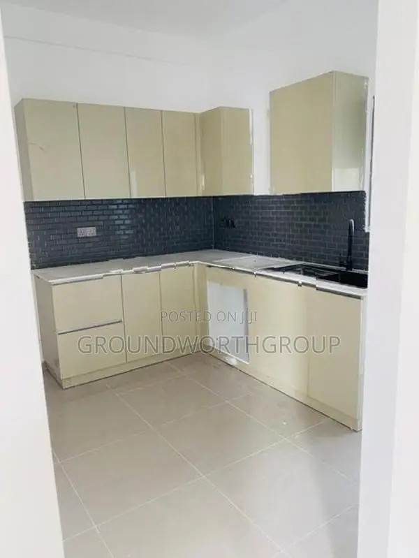 Luxury Apartment for Sale in Athurugiriya S7