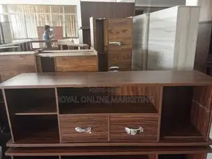 Tv Stand (O-6)