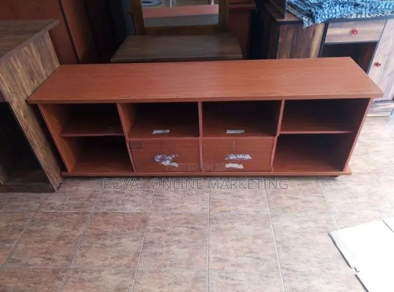 Tv Stand (O-6)