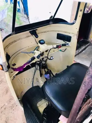 Bajaj RE 2001