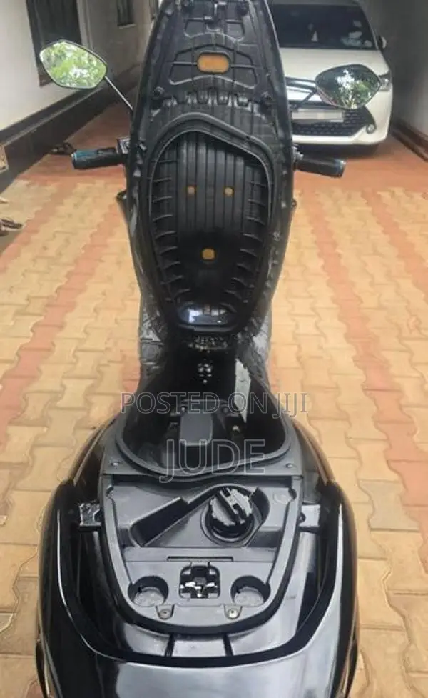 Suzuki Burgman 125 BHW 2019