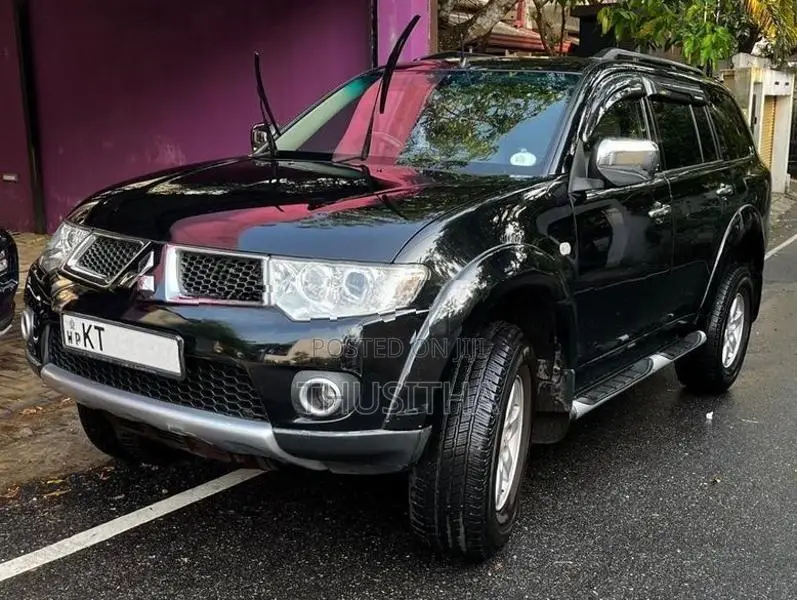 Mitsubishi Montero Sport 2011