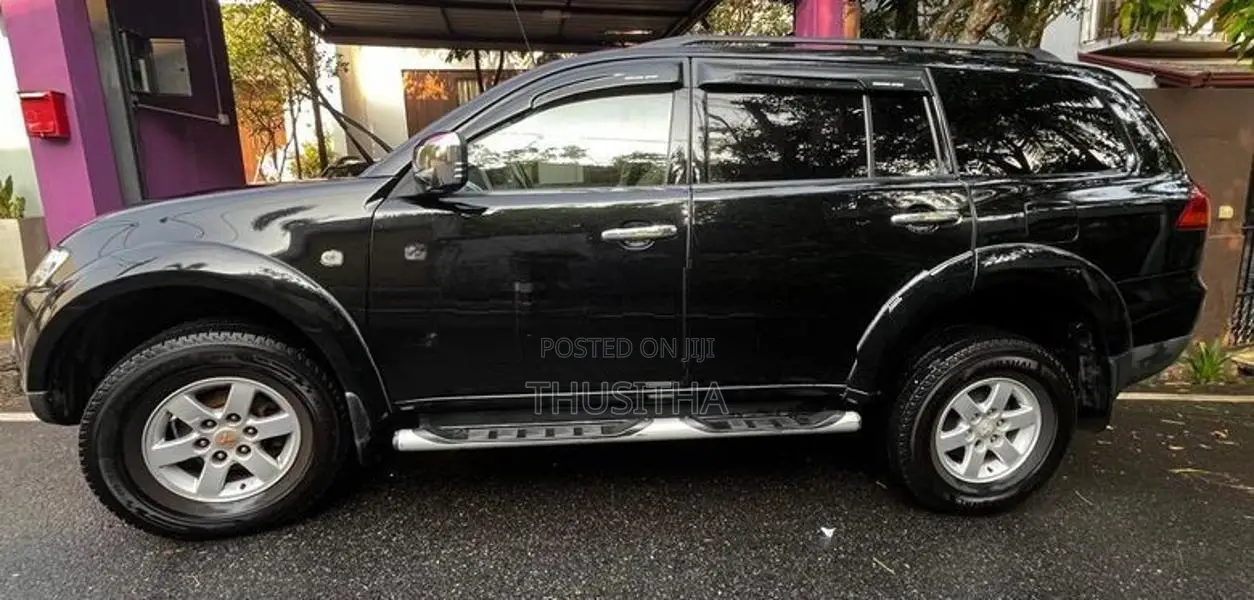 Mitsubishi Montero Sport 2011