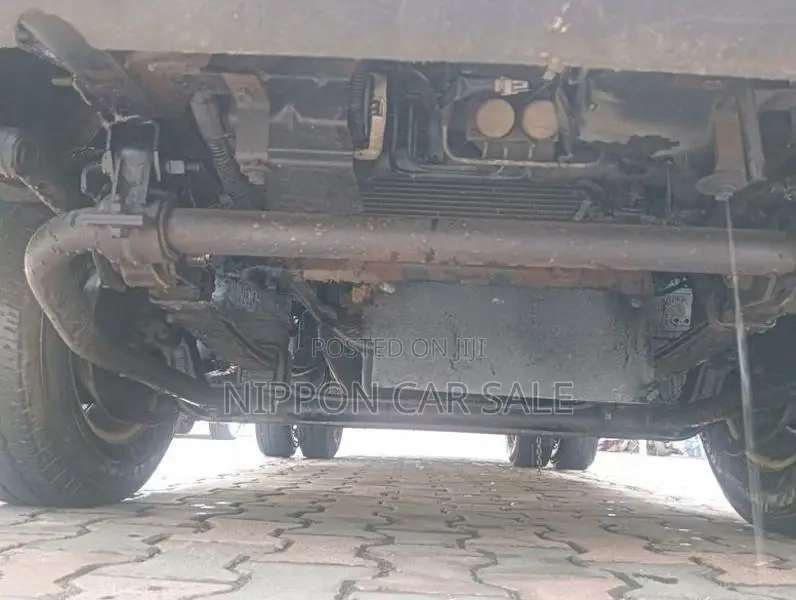 Isuzu 250 10/5 feet 2004