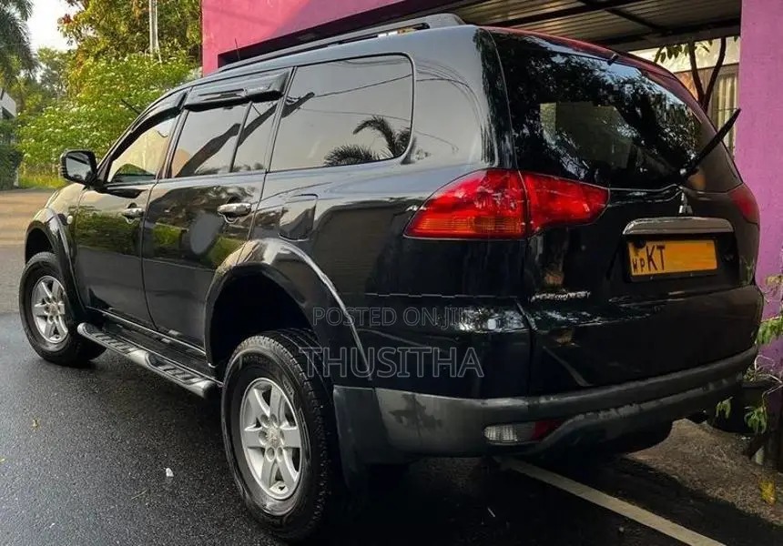 Mitsubishi Montero Sport 2011