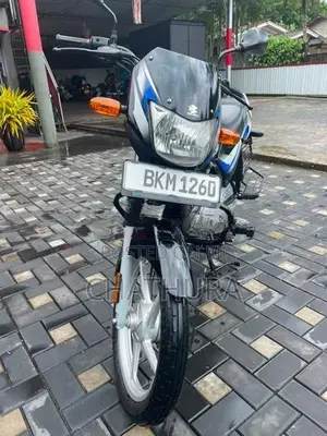 Bajaj CT100 ES 2025
