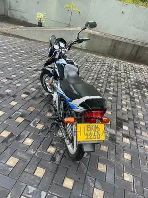 Bajaj CT100 ES 2025