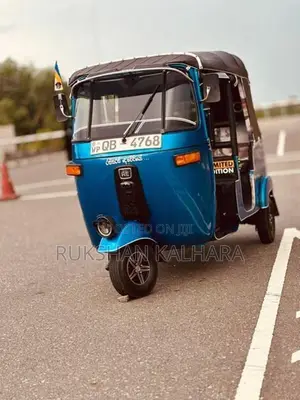 Bajaj RE 2005