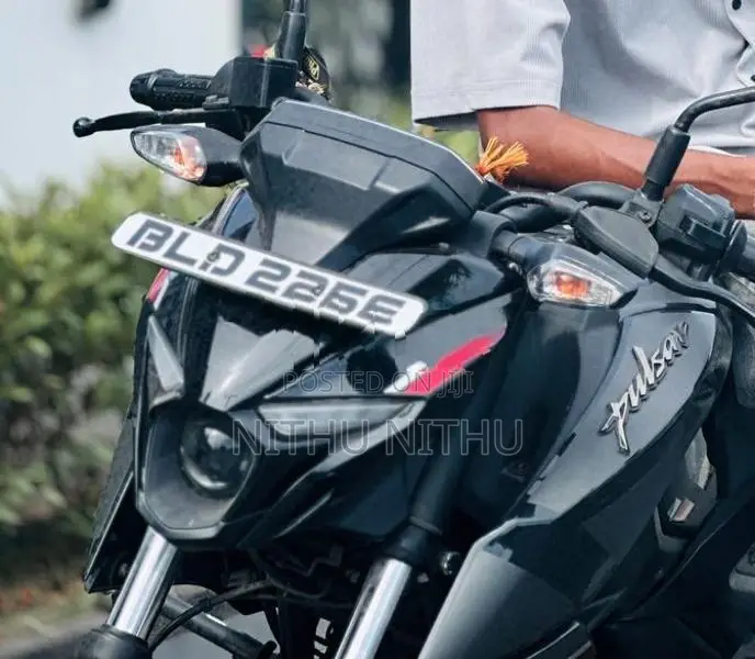 Bajaj Pulsar N160 Black 2026