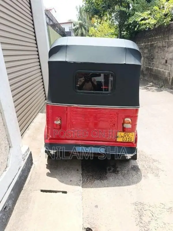 Bajaj RE 2009