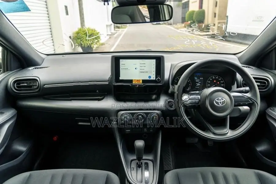 Toyota Yaris X Smart 2024