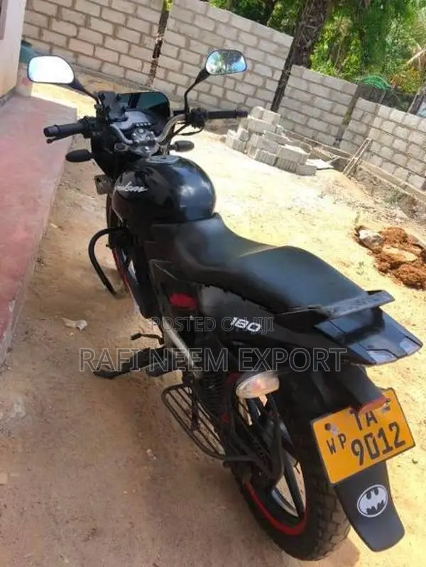Bajaj Pulsar 180 2012