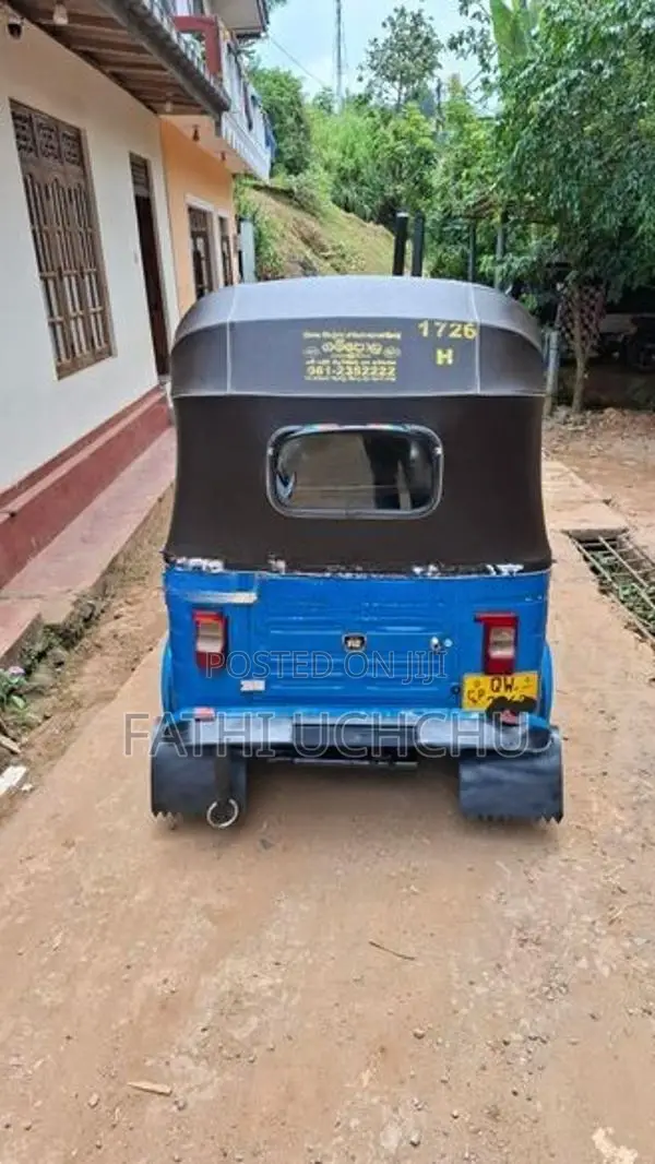 Bajaj RE 2010