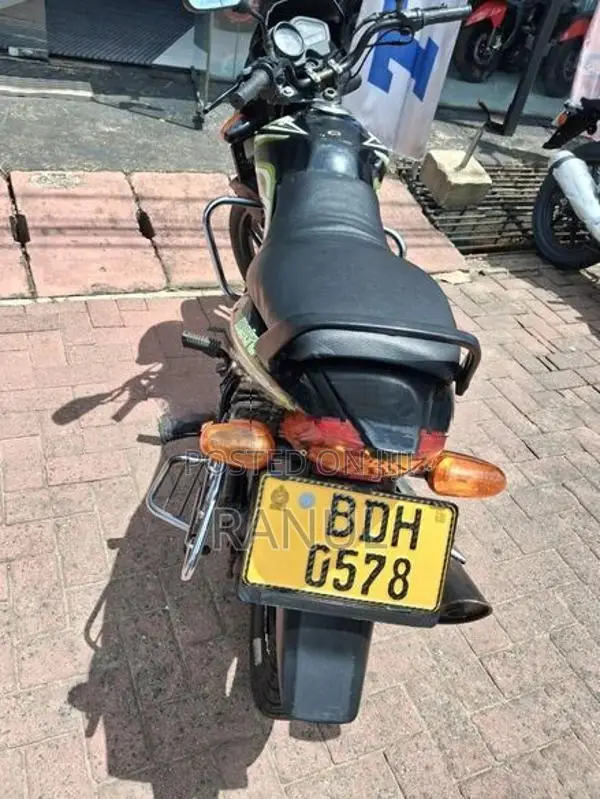 TVS Metro 2016