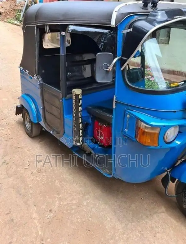 Bajaj RE 2010