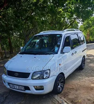 Toyota Noah 2001