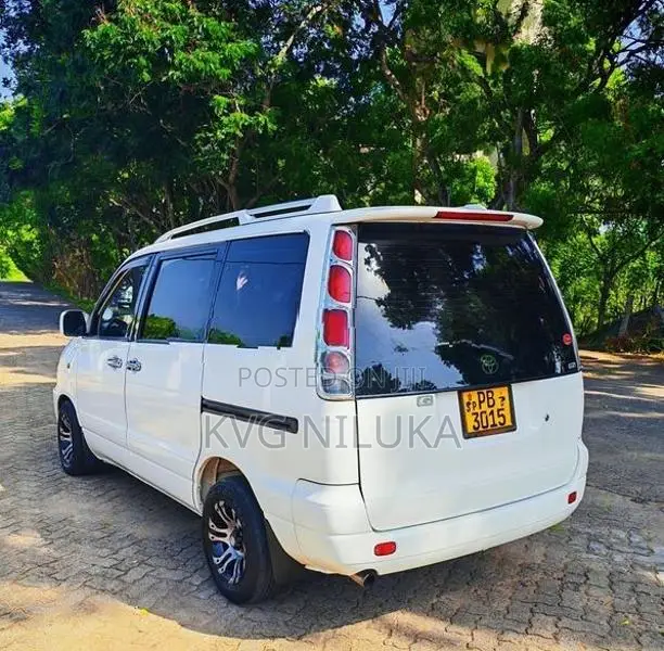 Toyota Noah 2001