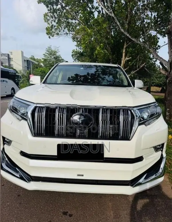 Toyota Land Cruiser Prado Triptronic 2023