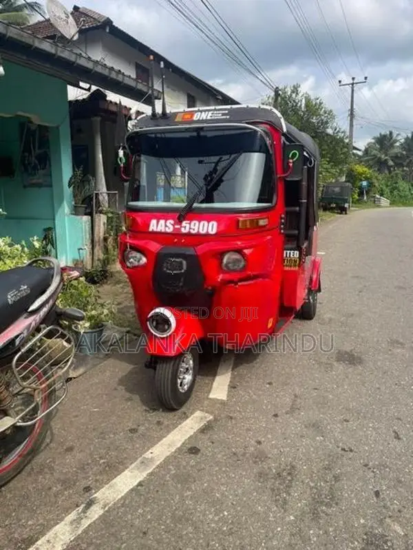 Bajaj RE 2014