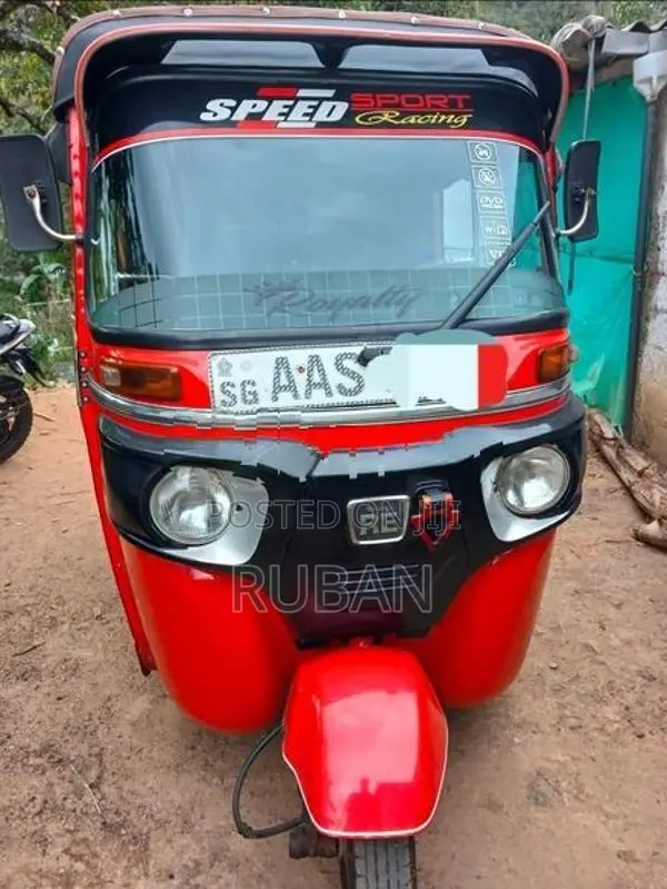 Bajaj RE 2015