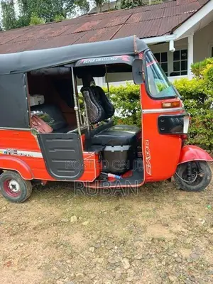 Bajaj RE 2015