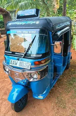 Bajaj RE 2015