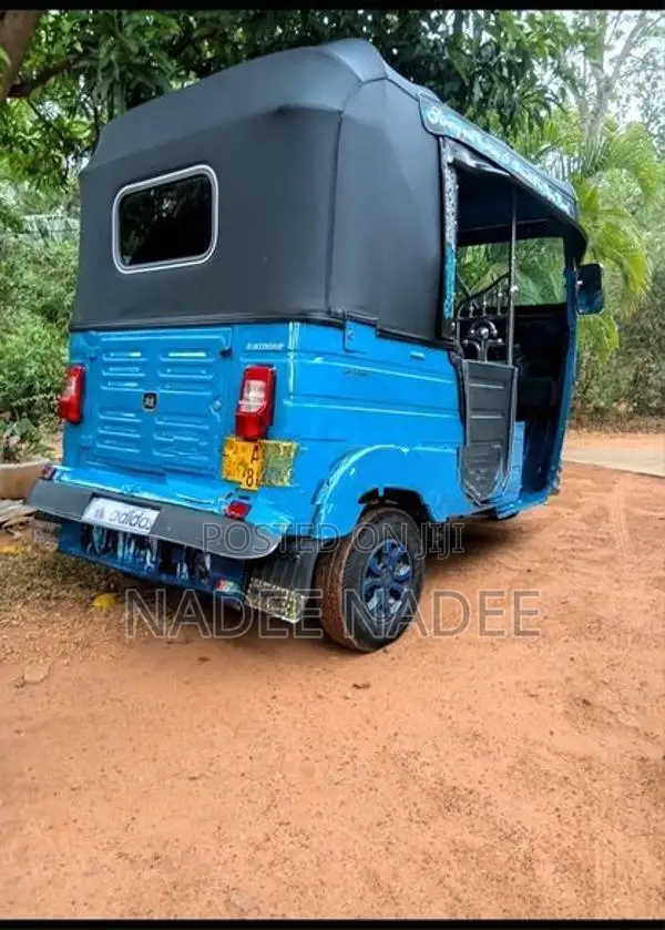 Bajaj RE 2015