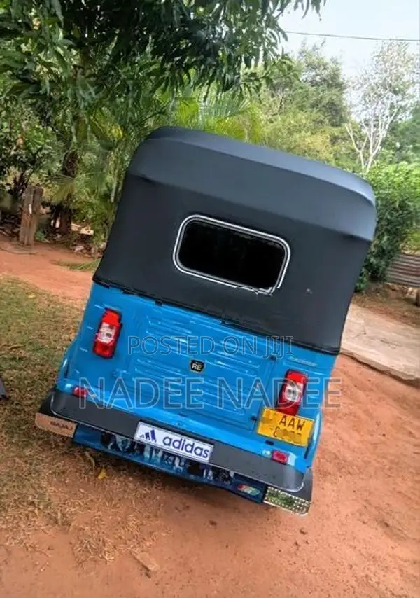 Bajaj RE 2015