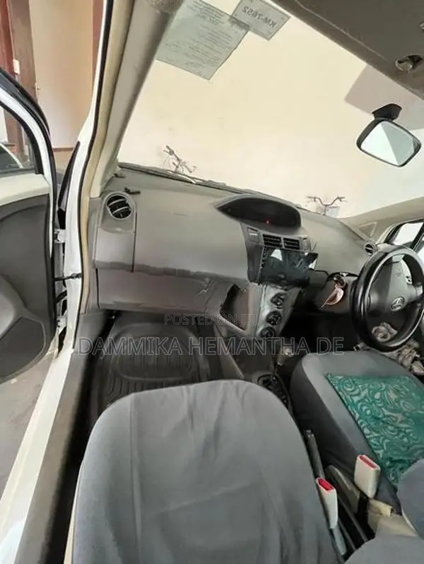 Toyota Vitz 2008
