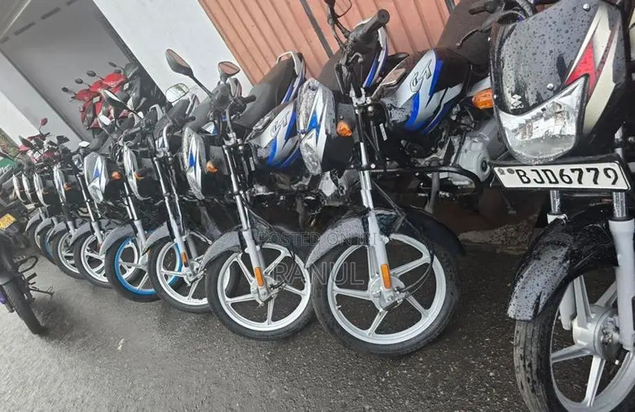 Bajaj CT100 2025