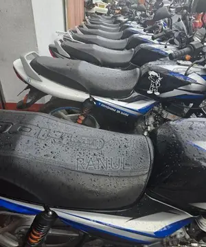Bajaj CT100 2025