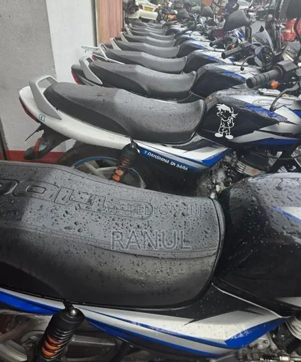 Bajaj CT100 2025
