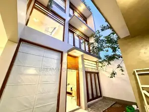 Scenic Luxury Home with Paddy Field Views – Pannipitiya