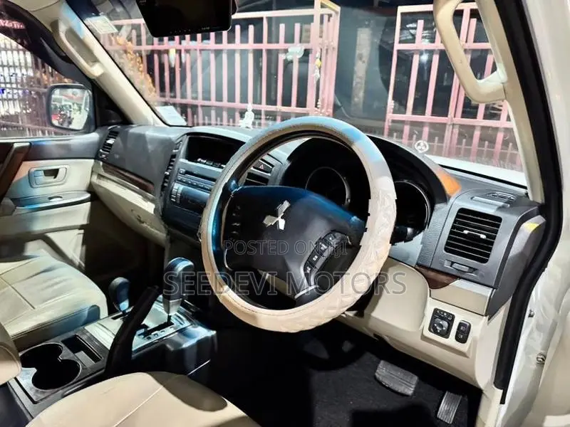 Mitsubishi Montero Centre Sp Wheel 2013