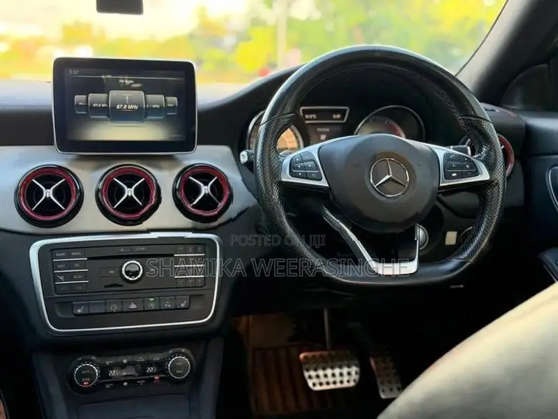 Mercedes Benz CLA 180 AMG 2015