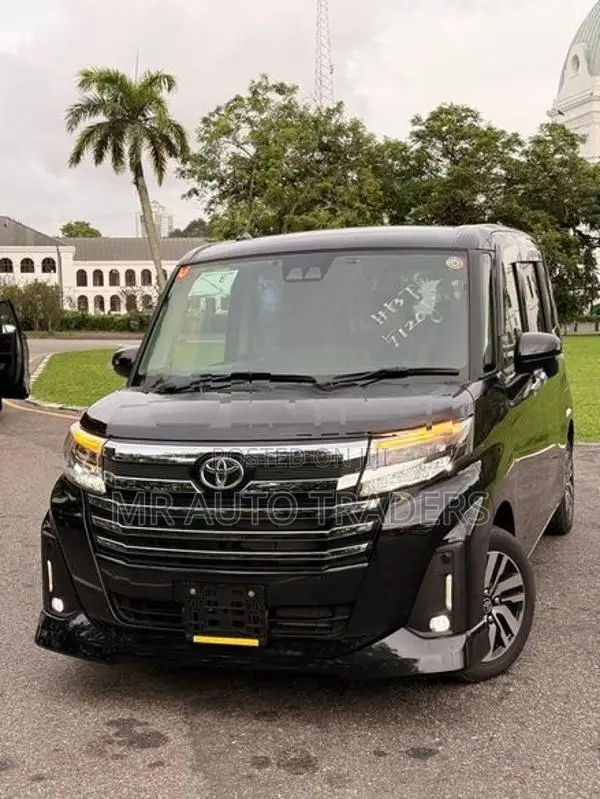 Toyota Roomy Custom G 2024