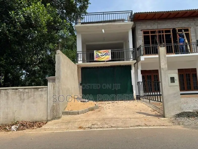 Commercial Building for Sale in Piliyandala